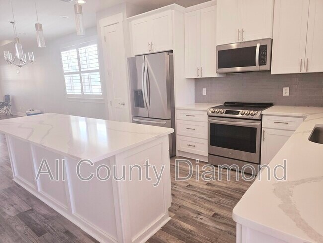 Photo - 8425 Warner Pl