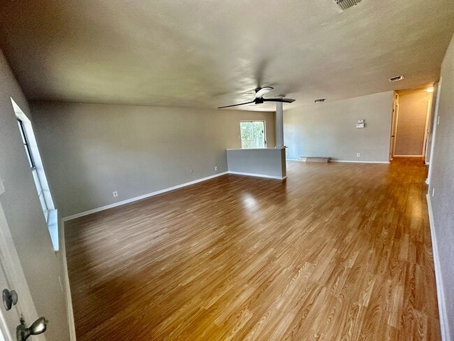 Building Photo - 4854 Featherock Rental