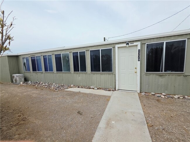 Photo - 1779 Artesia Dr