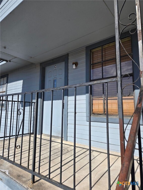 Photo - 4805 Cedarhill Cir Unidad B,C