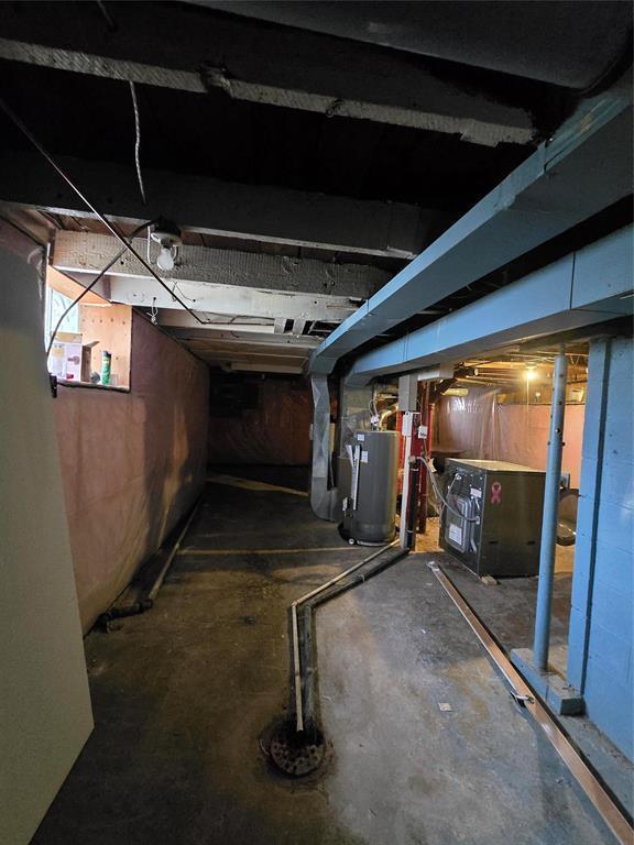 Photo - 312 Aberdeen Ave