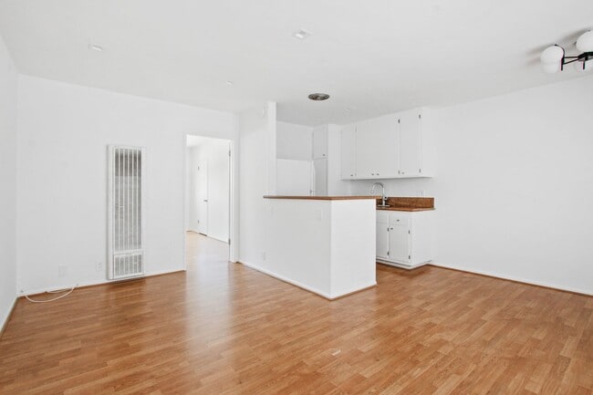 519 Hill St Unit 06