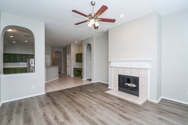 Photo - 4617 Seneca Dr