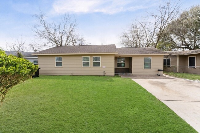 Building Photo - 5646 Belmark St