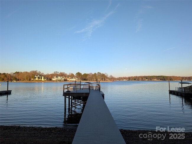 Photo - 187 Commodore Loop