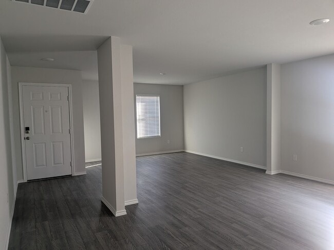 Photo - 868 Eagles Nest Dr