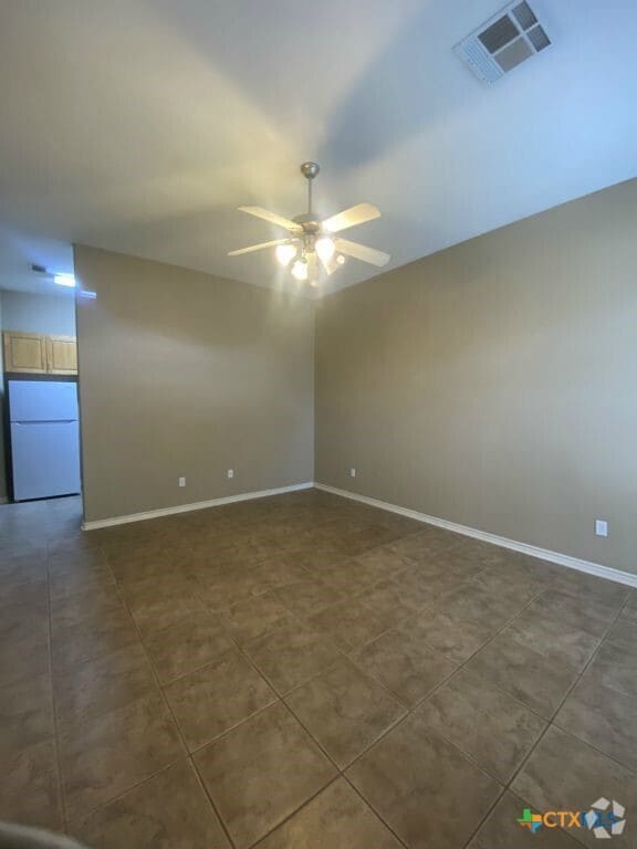 Building Photo - 816 Twin Oaks Dr Rental