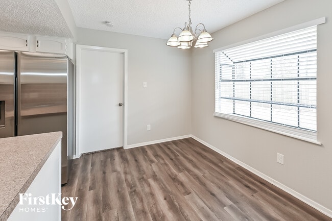 Photo - 8222 Streamside Dr