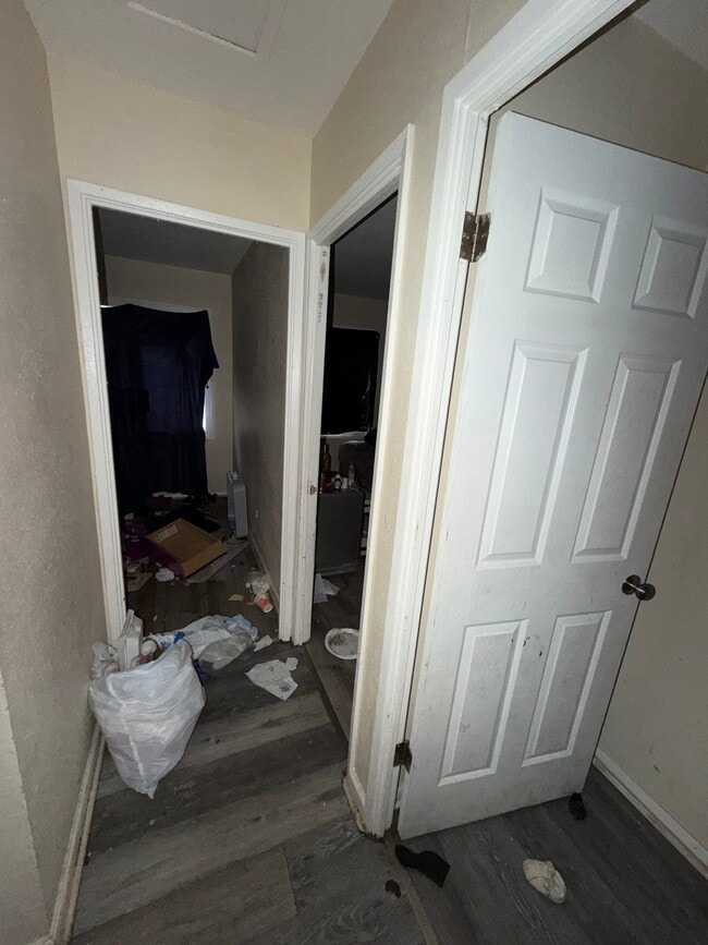 Photo - 2 E Adams Dr