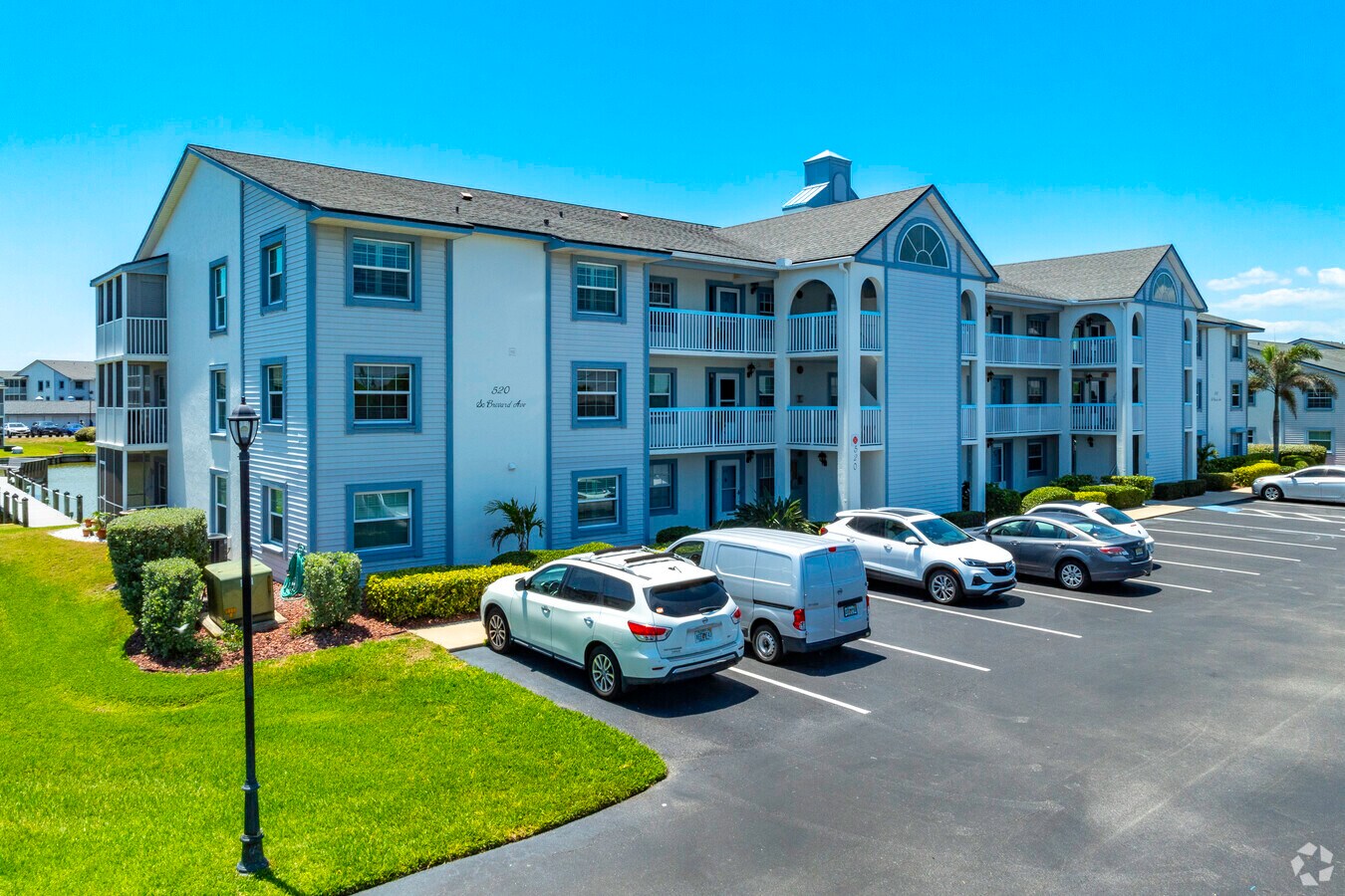 520 S Brevard Ave Cocoa Beach, FL 32931 - Harbor Isles 1