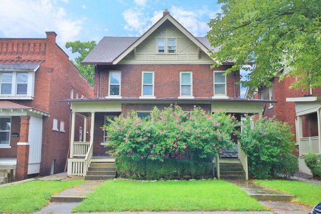 Central Campus - Newly renovated 4 Bedroom... - Central Campus - Newly renovated 4 Bedroom...
