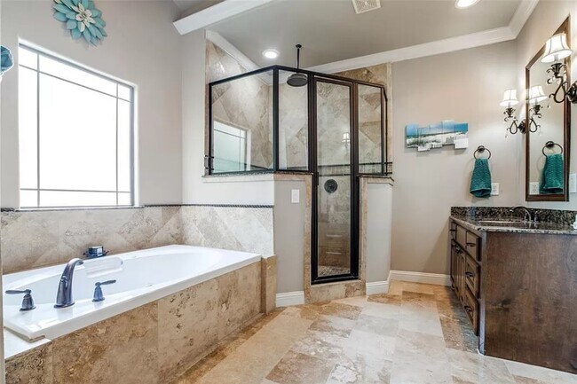 Photo - 185 Capetown Way