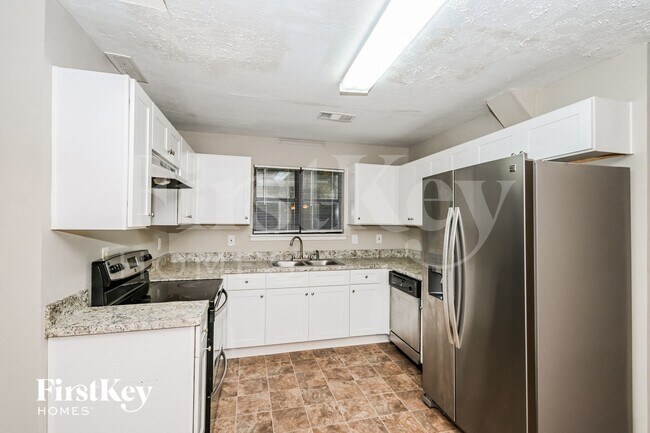 Photo - 6668 Windwood Cir