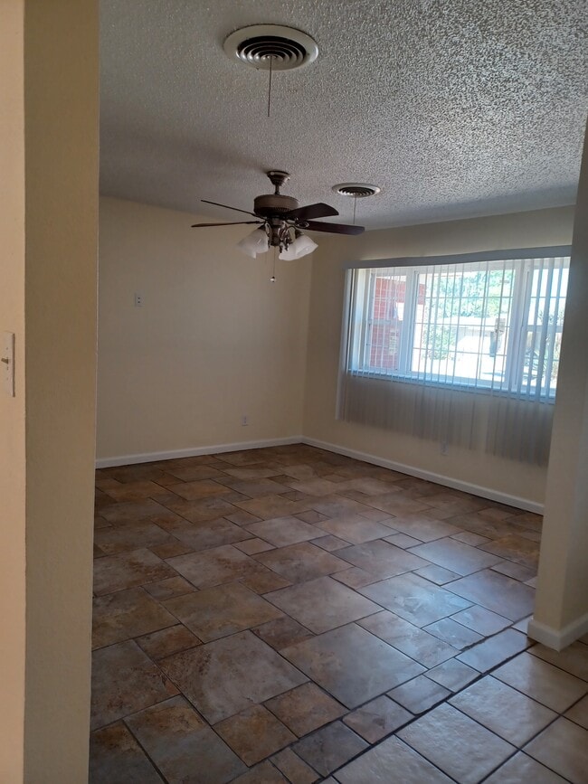 Photo - 120 Sandy Ln