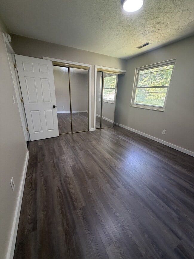Photo - 62183 Forestview Dr