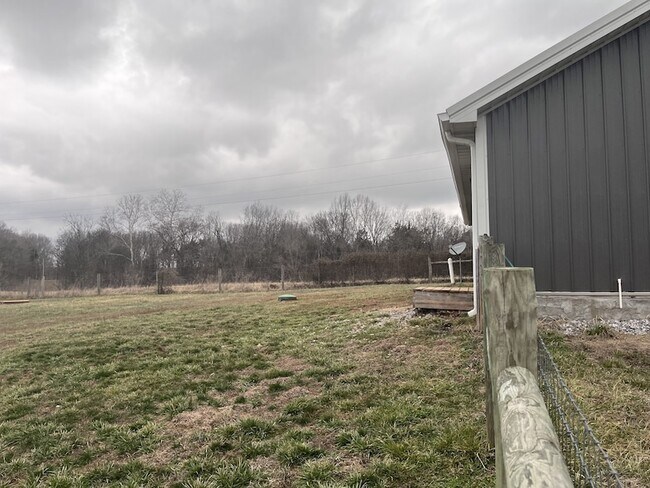 Photo - 769 Hardy Rd