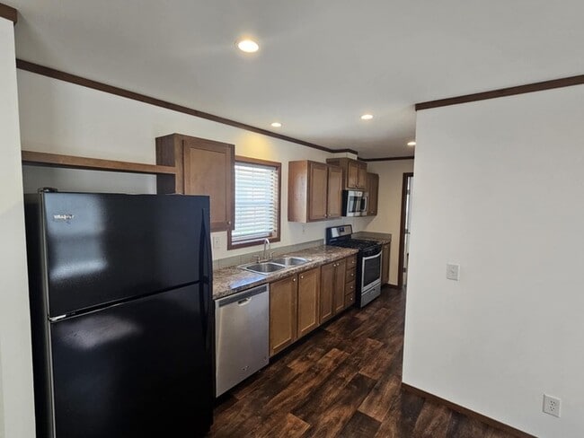 Photo - 76 Meggan Dr