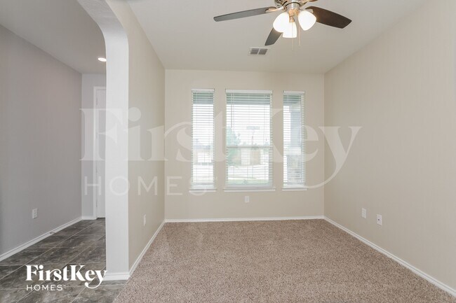 Photo - 15302 Cascade Point