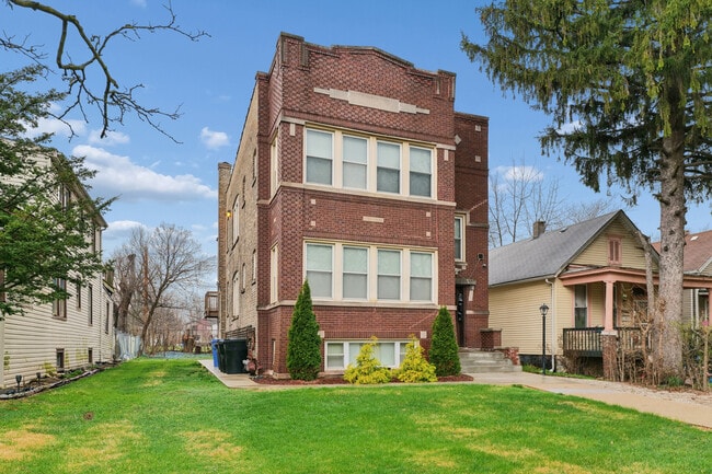 Building Photo - 10226 S Charles St Unit 1