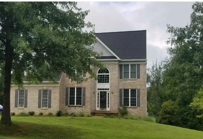 Building Photo - 1 Hydeaway Ct