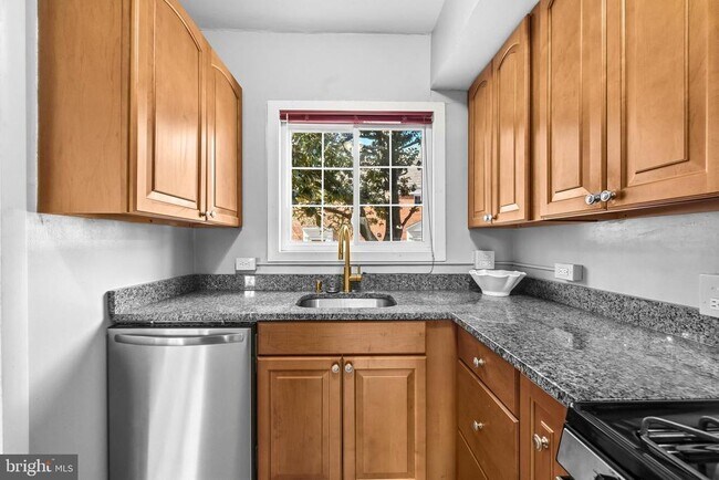 Photo - 1615 Mt Eagle Pl