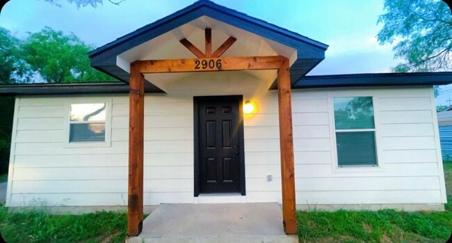 Front of home - 2906 Barton St Rental