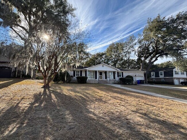 Photo - 5327 Chantilly Ln