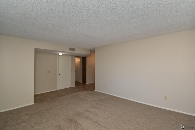 Photo - 2716 W Oakwood Ln