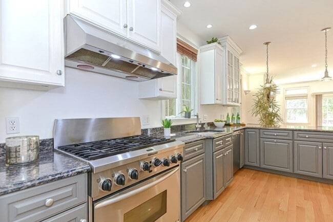 Photo - 10 Lupine Rd