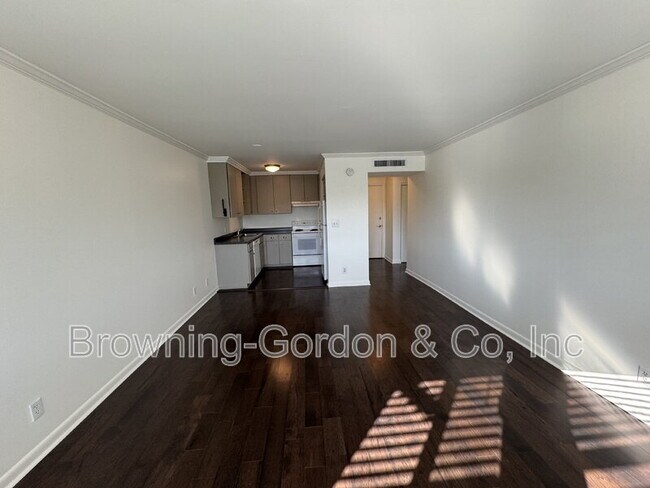 Photo - 1900 Richard Jones Rd Unidad C210