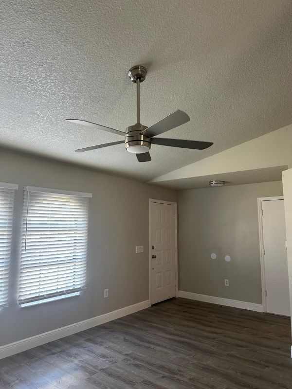 Photo - 790 Gillen Ave NW