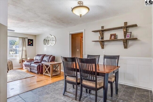 Photo - Beautiful 4-Bedroom, 1.5 Bathroom Home