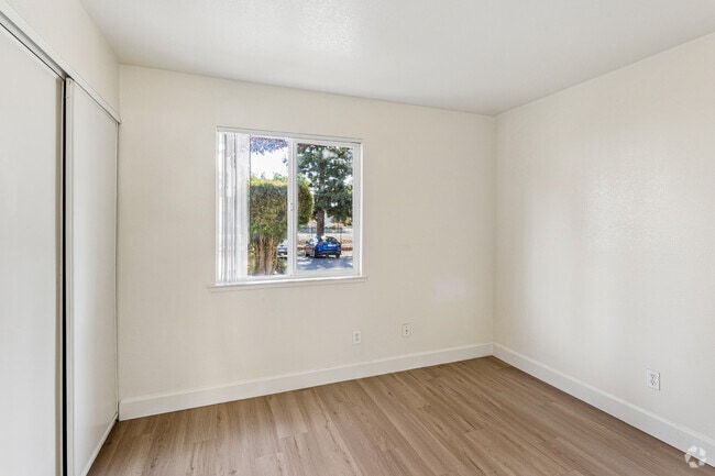 3BR, 1BA - 1,004SF - Second Bedroom