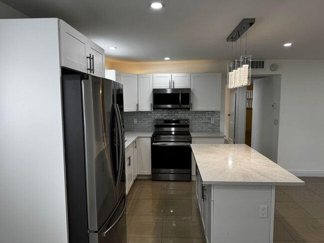Photo - 153 Monaco Way Unit D