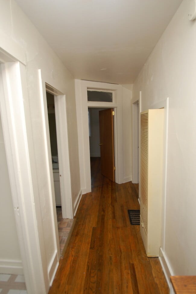 Photo - 212-1/2 Washington Unit 212 1/2 E Washington