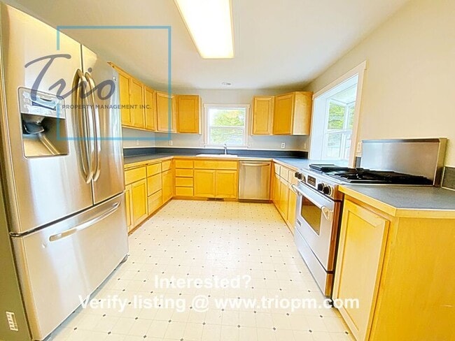 Photo - 32738 E Mill St