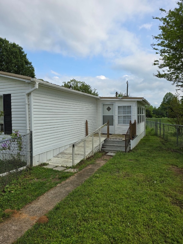 Photo - 607 W Point Rd