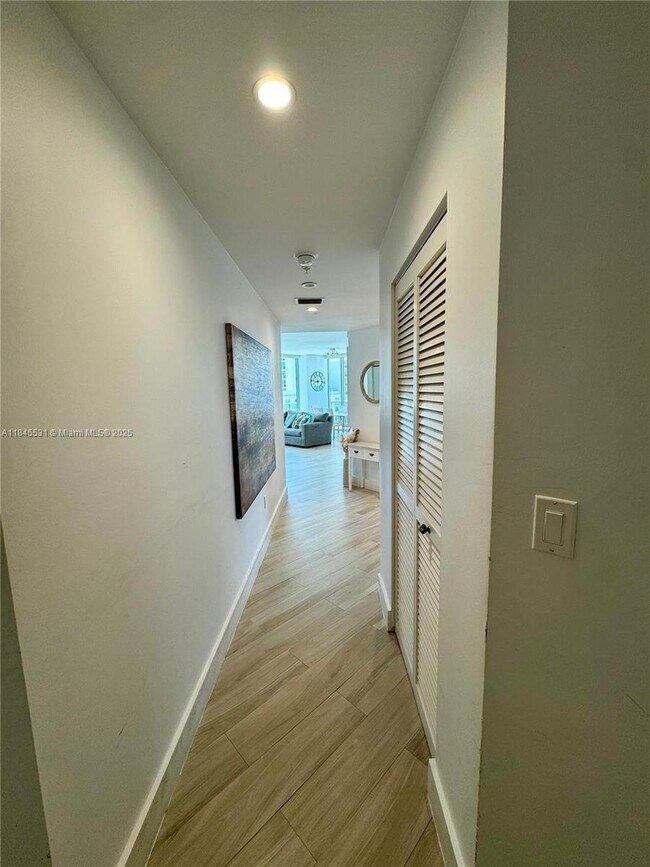 Photo - 79 SW 12th St Condo Unit 2806