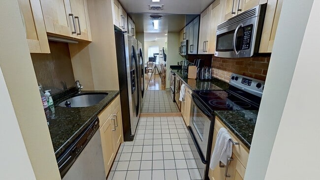 Photo - 103 Gainsborough St Unidad 204