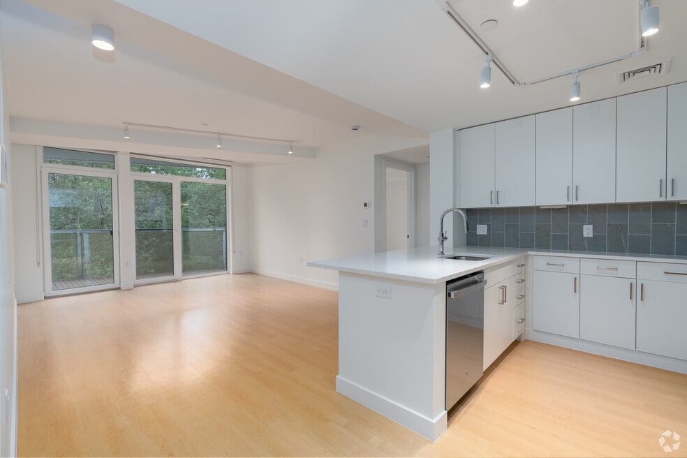 1BR, 1BA — 733SF - Living Room