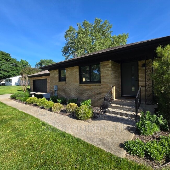 Photo - 4663 Marigold St SE