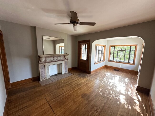 Photo - S Washington Ave 1041-1043 MLR Unit 1043