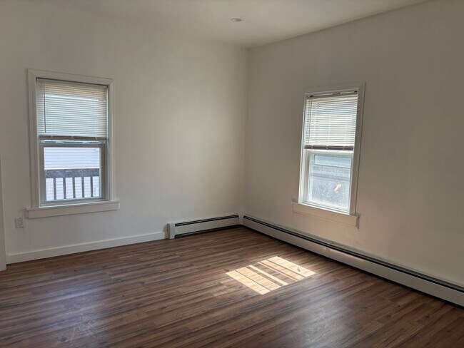 Photo - NO BROKER FEE! ALLSTON 4 BED/2 BATH WITH LAUNDRY IN-UNIT AVAIL 9/1