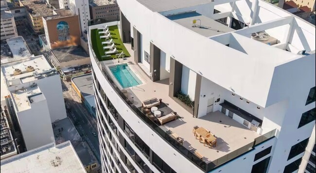 Photo - 225 N Miami Ave Unit Urban Oasis in Downtown Miami