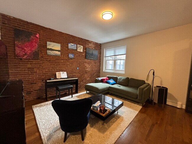 Photo - 17 Stearns Rd Unit 4