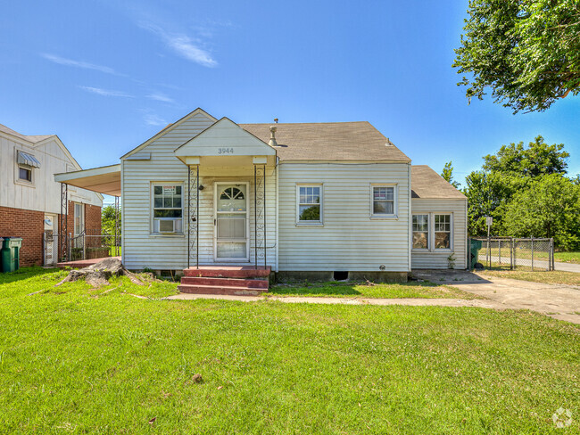 Building Photo - 3944 NW 11th St Rental