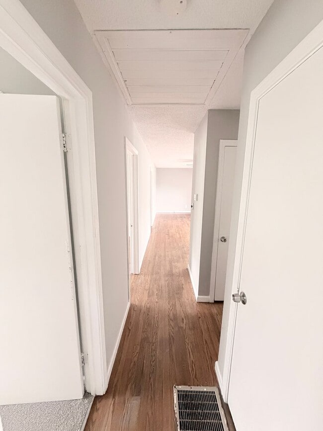 Photo - 6205 E 99 St