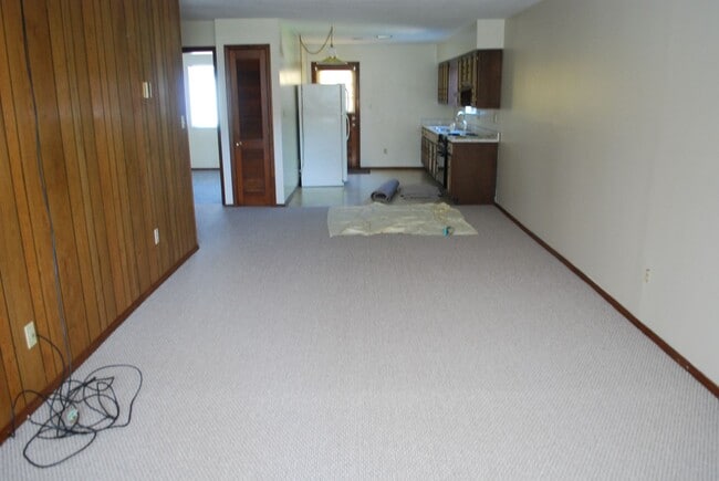 Silver Street Apartments - Silver Street Apartments Unit Silver 370 - Apt 2