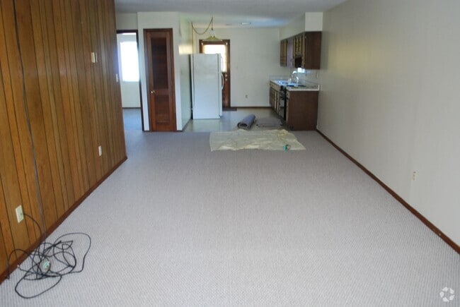 Building Photo - Silver Street Apartments Unit Silver 370 - Apt 2