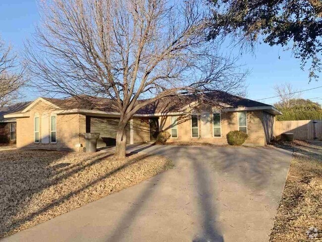 Building Photo - 5519 Briargrove Dr Rental